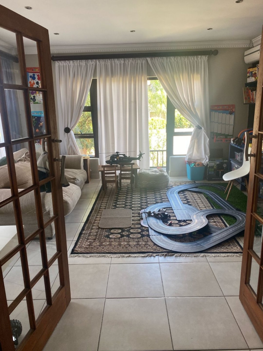To Let 4 Bedroom Property for Rent in Birdwood Estate North West